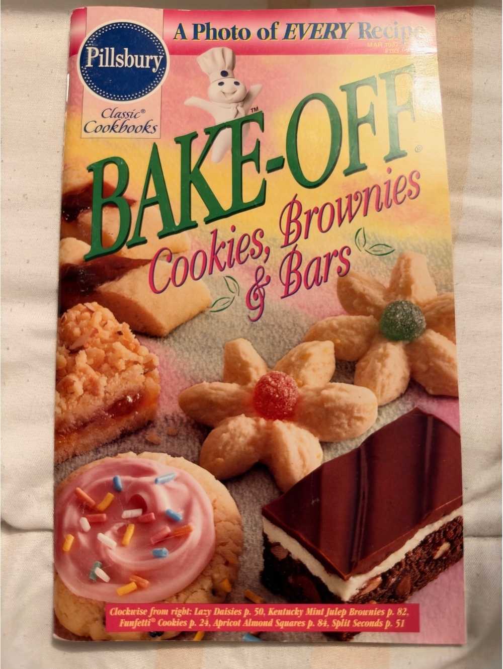 Pillsbury Classic Cookbooks Bake-Off Cookies, Brownies & Bars Cookbook
